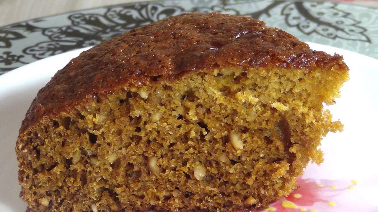 Выпечка на скорую руку мультиварка. Быстрый медовый пирог. медовый пирог с орехами. пирог на кефире с медом. выпечка с мёдом на скорую руку.