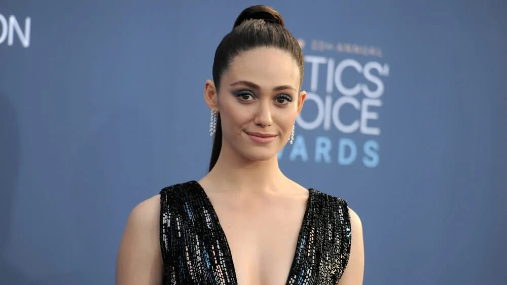 1 primetime emmys ödülü. Нетфликс и эмми. Зендая валентино 2022. Emmie award. Emmy rossum 2022.