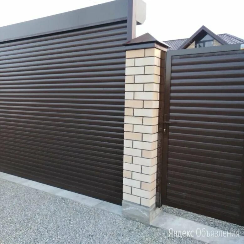 автоматические ворота алютех в проем забора с калиткой. Ub калитка doorhan ворота рольставни. рулонные ворота дорхан. рулонные ворота на забор кирпичный. алютех калитка pd77.