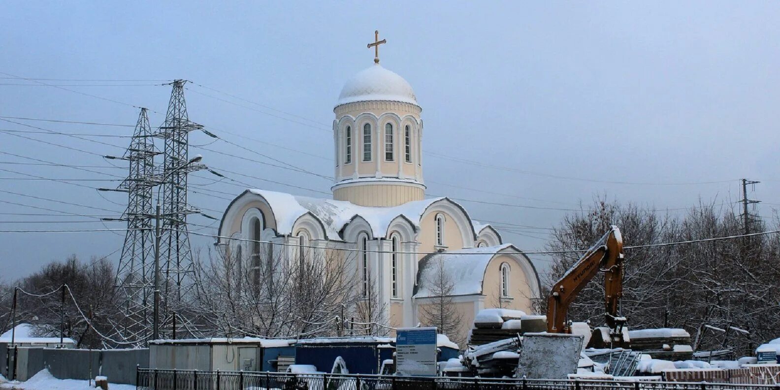 Храм святого владимира в тушино. Церковь Сергия Радонежского в Москве в Тушино. Храм Сергия Радонежского в Тушине. Храм на ул Василия Петушкова. Храм Владимира в Тушино.