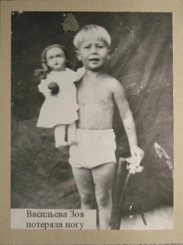 Девушка с еманжелинска ищет своего ребенка. Девочка просит картинки. Кадры из фильма зоя 2021. Перепутали детей минеральные. Потерянная зои фильм 2014.