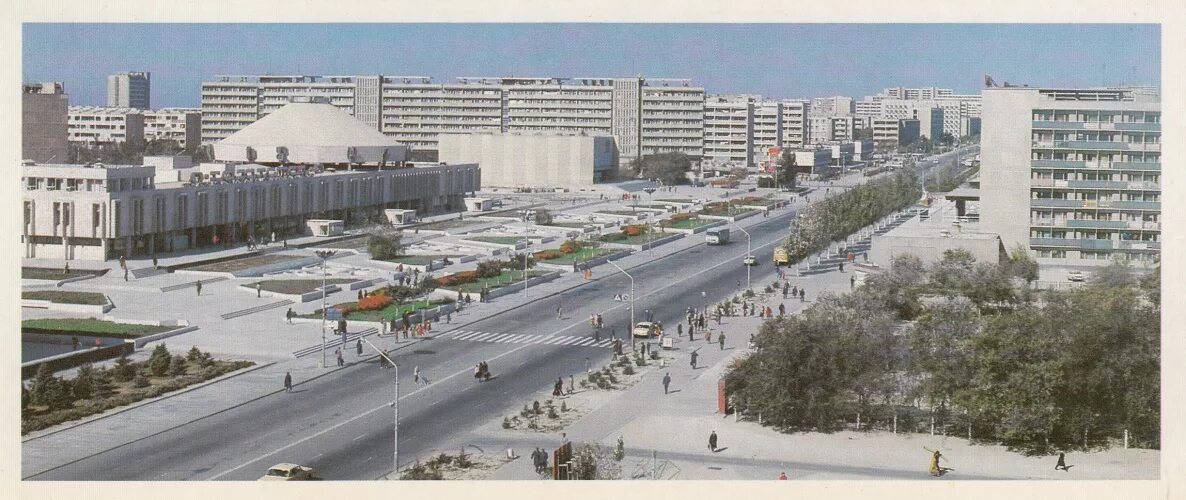 самара 1988. актовый зал советской школы. чернобыль новости. куйбышев 1988 год. казахстан 1988 года.