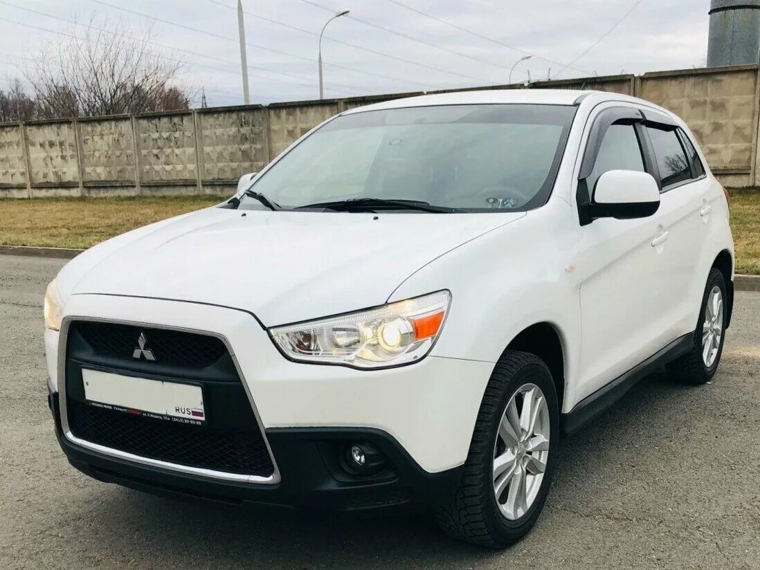 Mitsubishi белая. Mitsubishi ASX белый 2011. Mitsubishi ASX 2022 белый. Mitsubishi ASX (2011-2013. Митсубиси ASX 2011 года.