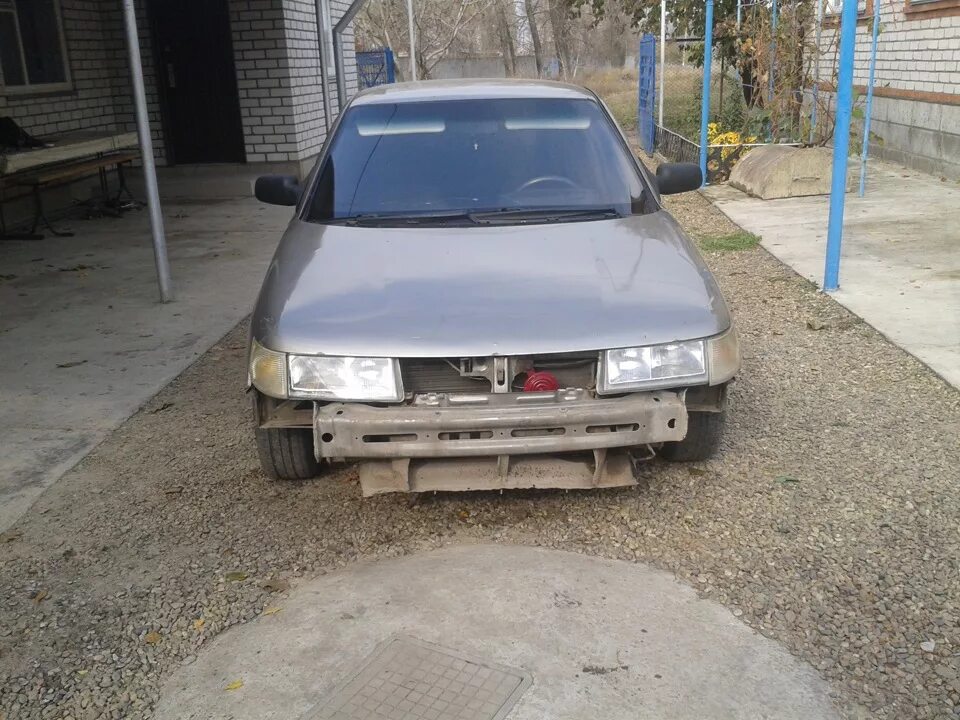 Ваз 21103 фото. Ваз 2110 без фары и бампера. Ваз 2112 без бампера. Ваз 2110 без бампера. Фары ваз 2110.
