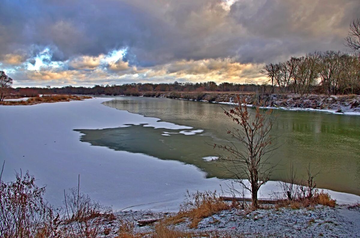 десна город. в стенах березы града на десне прохладно. ледоход на десне. паводок и половодье. ледостав на днепре.