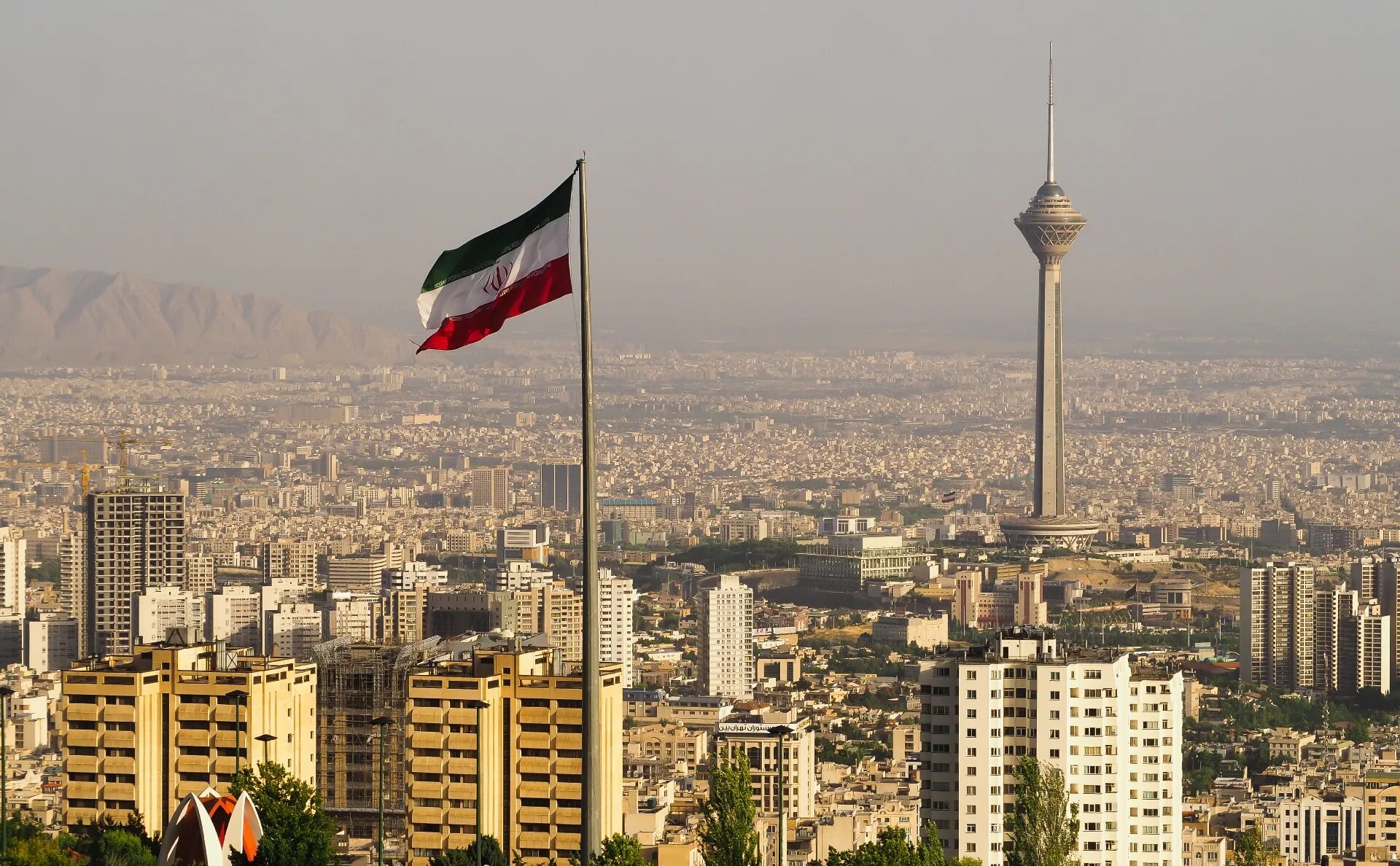 Будет ли ответ ирана. Иран Тегеран. Иран столица Тегеран. Иран панорама Тегерана. Город Техран Иран.