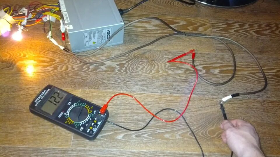 Схема подсоединения усилителя в авто. Схема подключения сабвуфера и усилителя к магнитоле. Схема подключения 2х канального усилителя. Схема подключения автомобильной магнитолы к динамикам. Усилитель от компьютерного блока питания.