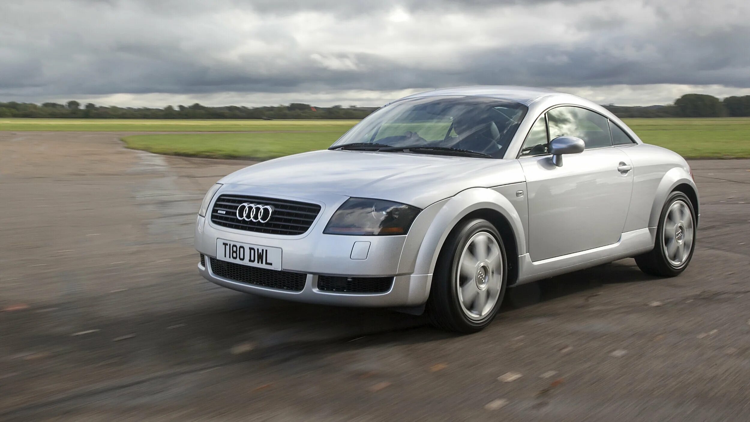 Первая ауди тт. Audi tt coupe 8n 1998. Ауди тт 1. Audi tt 2001. Первая ауди тт.