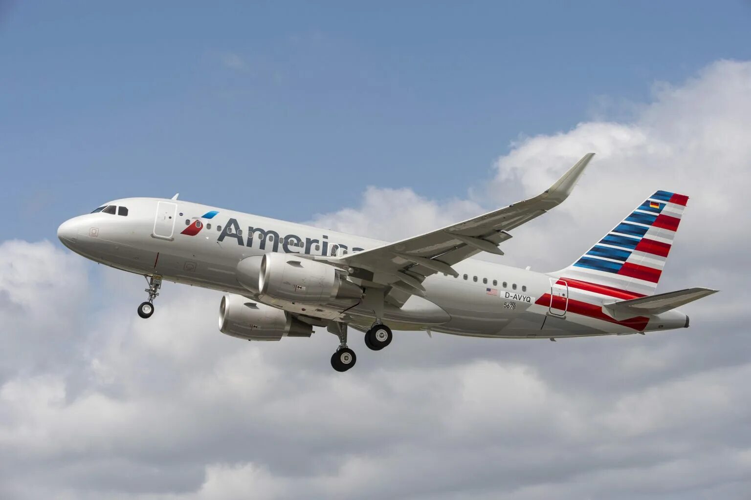 Самолет Американ Эйрлайнс. Airbus a319. Airbus a319 пассажирские самолёты. Airbus a320 American. Аир лайн