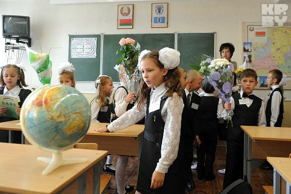 Про школы беларуси. География в белорусской школе. Класс в Беларуси. Язык в школах Белоруссии. Начальные классы Беларусь в контакте 4 класс.