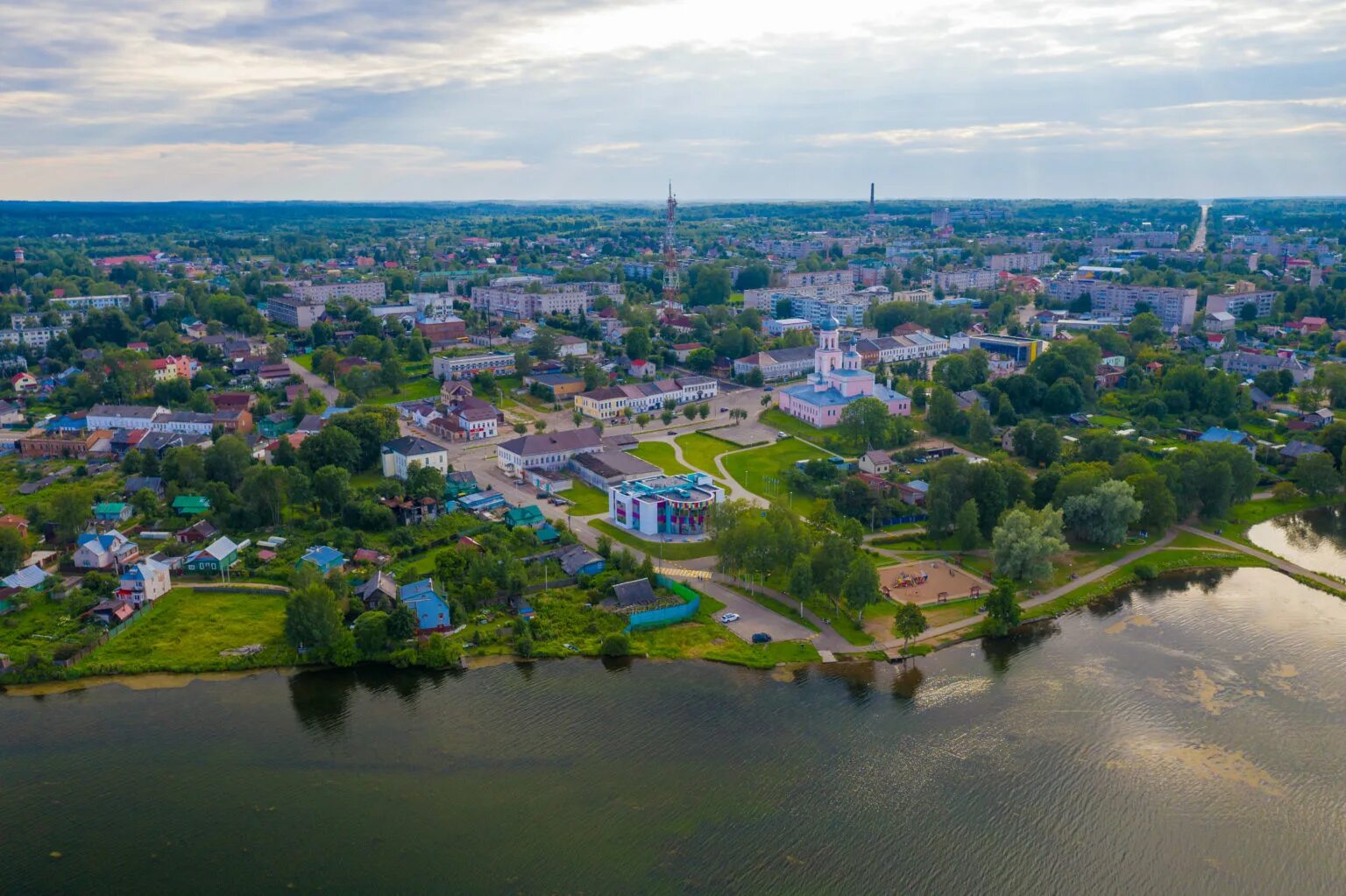 Валдай. Г Валдай. Валдай фото города. Валдай панорама улиц. Валдай население