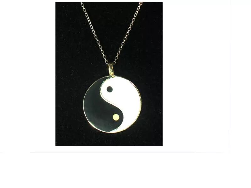 кулон медиума инь ян. каменные кулоны инь-янь. кулон инь янь золотой. инь янь. знак инь-янь-хрень.