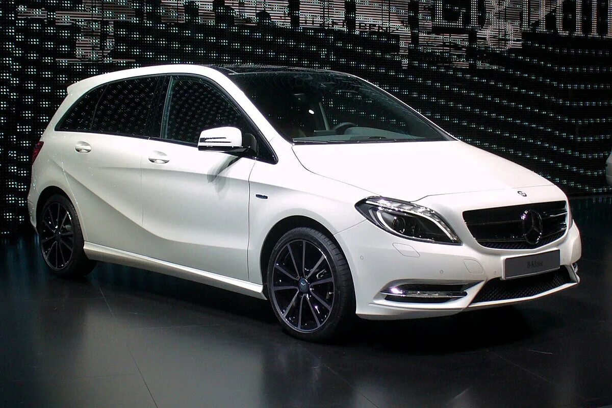 Мерседес b180 w246. Mercedes benz b180. Mercedes b ii (w246). Mercedes benz b200. Mercedes benz b class w246.