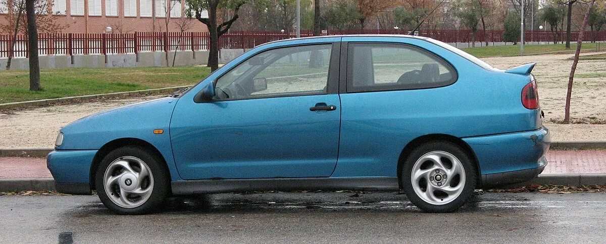 Seat cordoba 1. Сеат кордоба 1 поколения купе. Seat cordoba 1997 coupe. Сеат кордоба 1. Seat cordoba 1997.