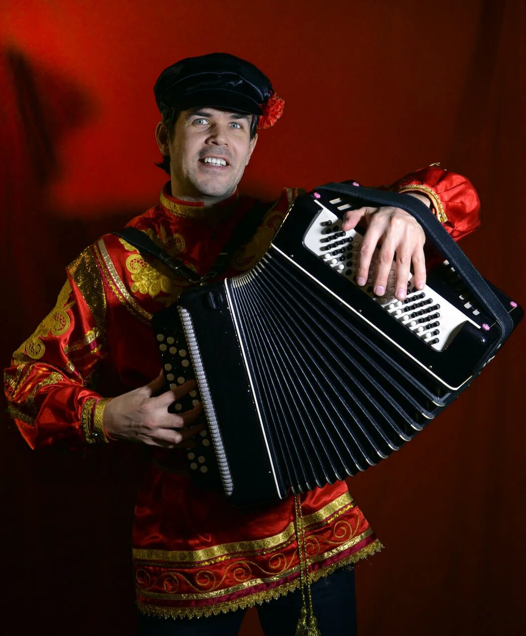 Баянист олег симонов. Сергей георгиевич баянист ансамбля аюшка. Баянист пермь. Айдар гайнуллин. Фестиваль баянистов.