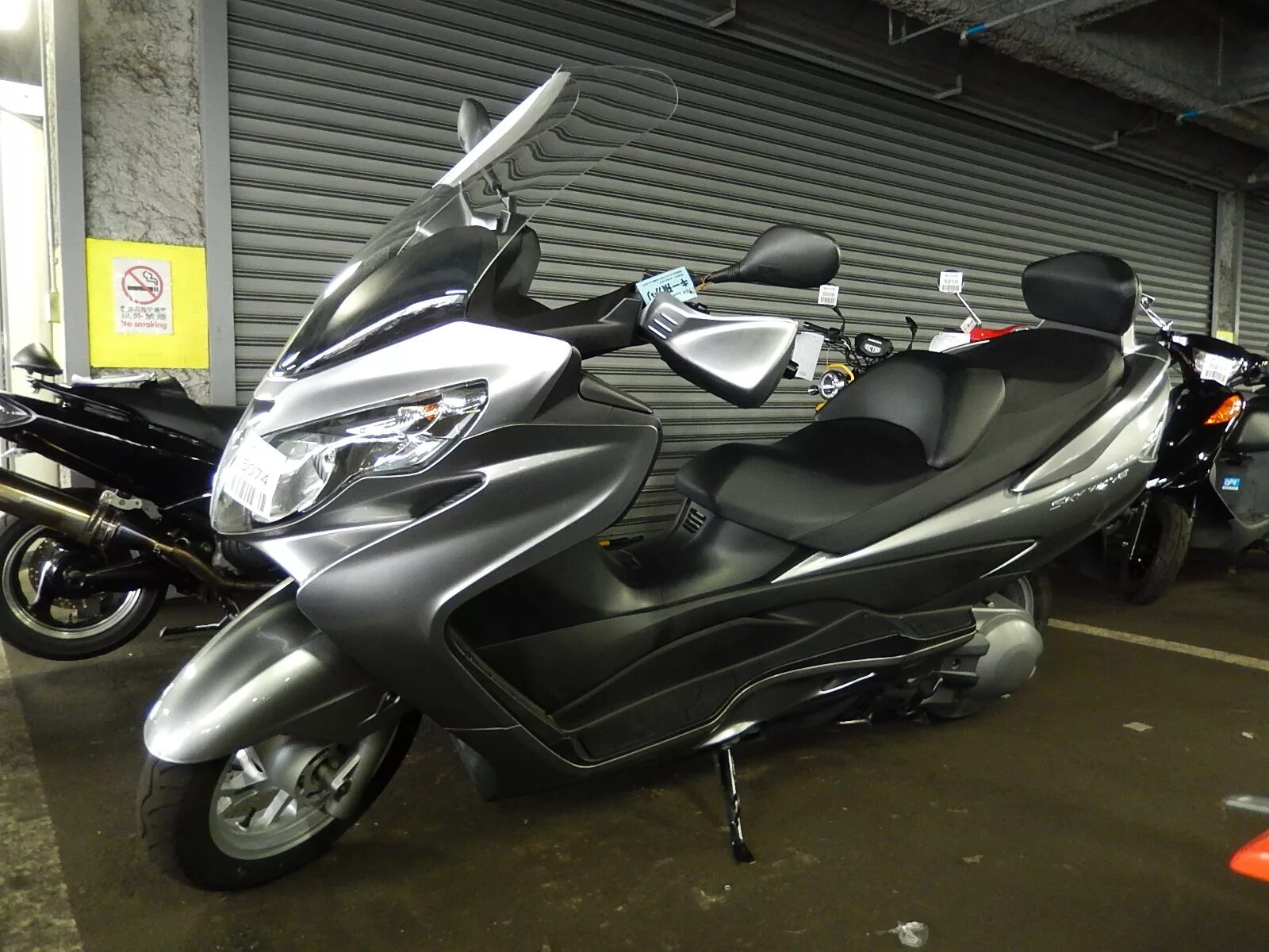 Купить скутер 250. Suzuki Burgman (Skywave) 400. Suzuki Skywave 250. Suzuki Burgman (Skywave) 250. Сузуки макси скутер 250.