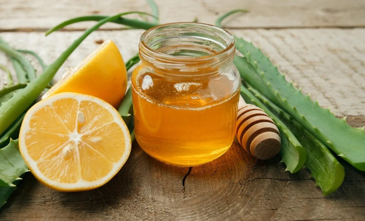 Имбирь мед алоэ. Алоэ с медом и орехами. Обертывание мед и лимон. Алоэ мед и вермута. Алоэ мед орехи