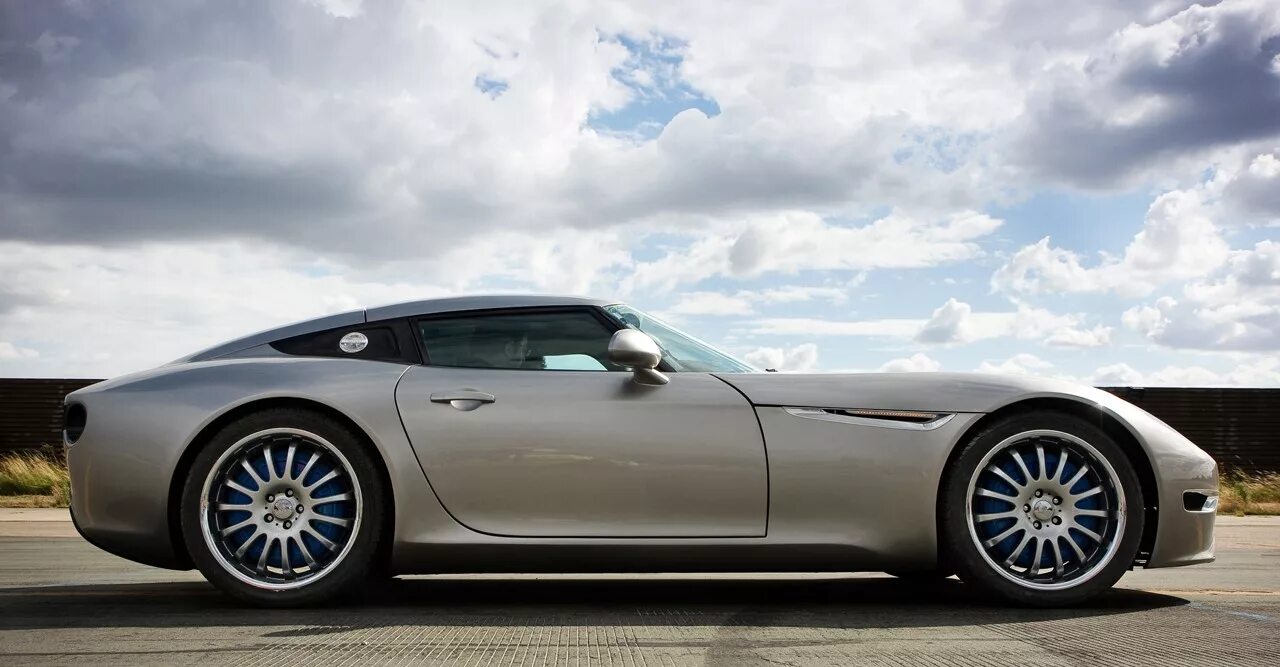Lightning car. Lightning gt. lightning gt спортивные электромобили. lightning в автомобиль. молния в кузове мака.