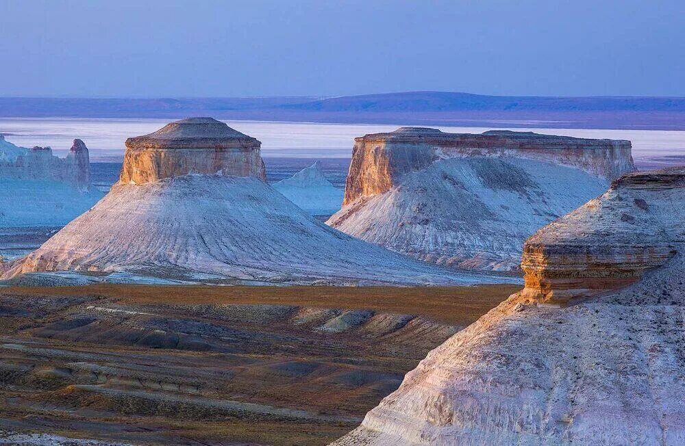 Ustyurt Plateau travel photo  image gallery: Kazakhstan Mangystau