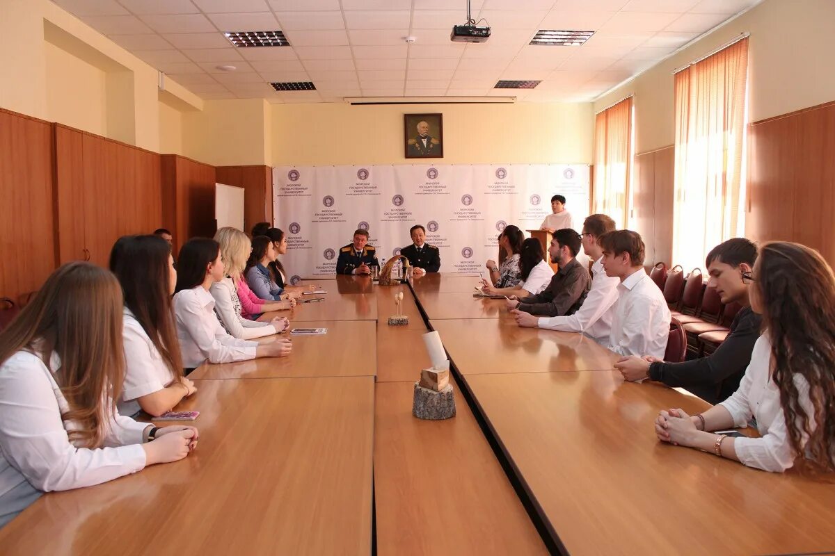 Факультеты владивостока. МГУ Невельского преподаватели. Юридический Факультет Владивосток. МГУ Невельского Юриспруденция. МГУ Владивосток преподаватели.