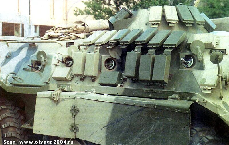 Бтр 80 с динамической защитой. Бтр-60 с башней бмп-1. Бтр 80 с динамической защитой. Бтр-80 решетчатые экраны. Бтр-80 с дополнительным бронированием.