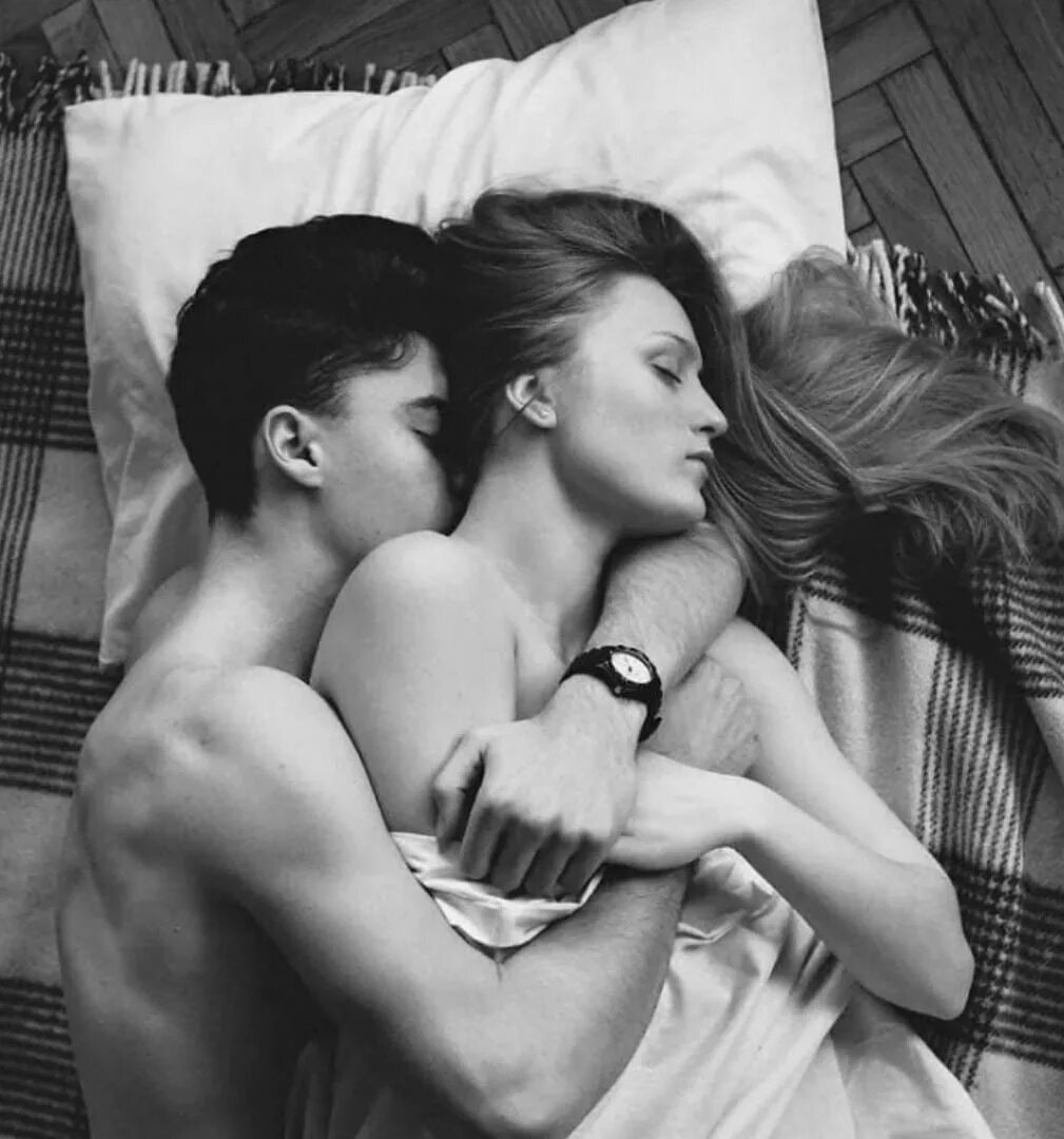 надпись только вдвоем. быть вдвоем. совместная жизнь арт. романтические картинки о любви. жить вместе рисунок.