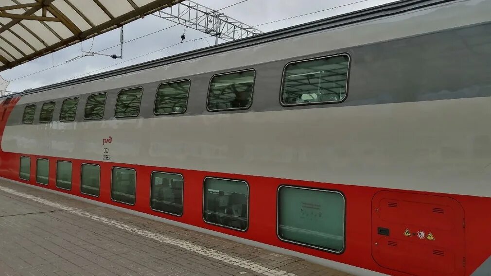 107 москва брянск. Поезд дальнего следования. ласточка брянск москва. двухэтажный поезд брянск москва. поезд москва.