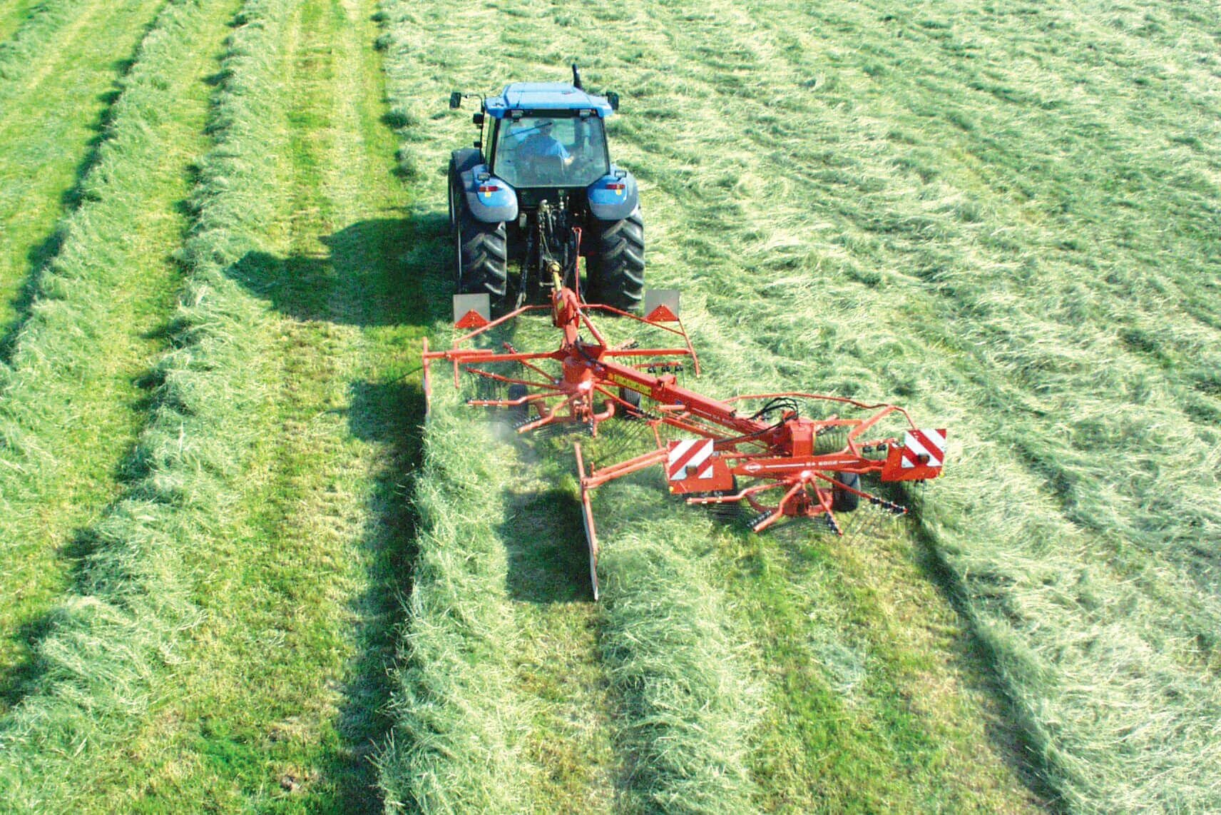 Сельхозтехника ростсельмаш в поле. Сельскохозяйственная промышленность. Технолог производства и переработки сельскохозяйственной продукции. Обязательная сдача крестьян. Система заготовок сельскохозяйственных.