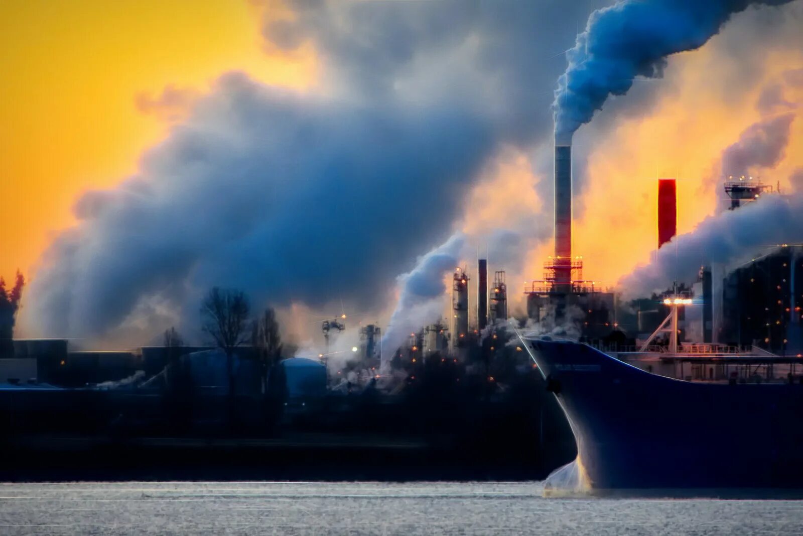 Pollution pictures. Загрязнение окружающей среды. Загрязнение окружающейтсреды. Загрязнение природы. Загрязнение окружающей стред.