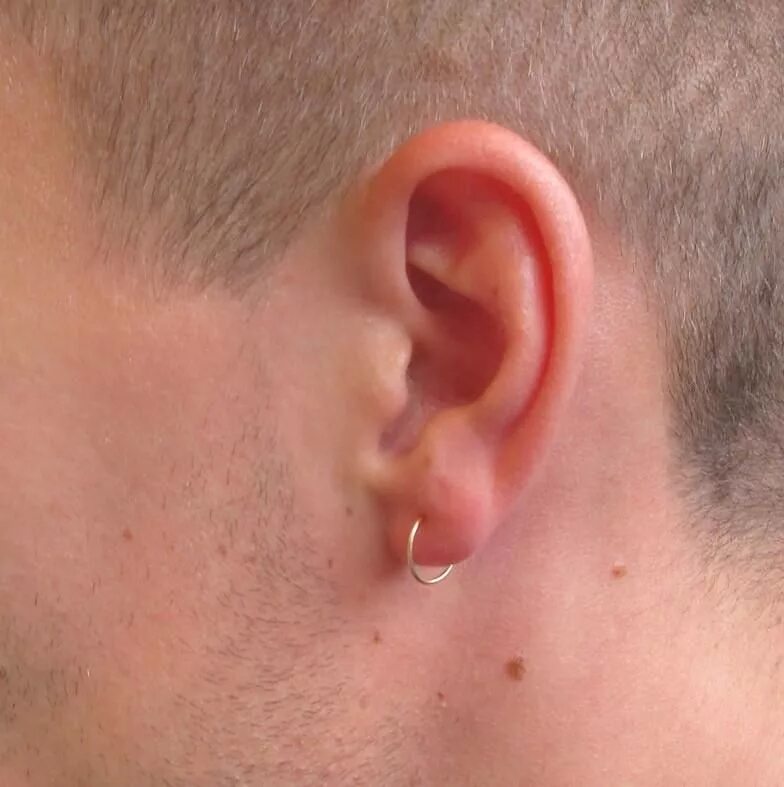 Мужское ухо