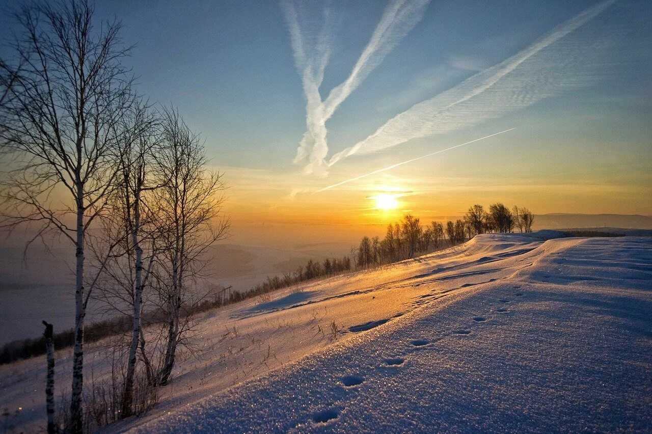 Конец февраля доброе утро картинки красивые. Зимний рассвет. Рассвет зимой. Утро зима. Зима солнце.