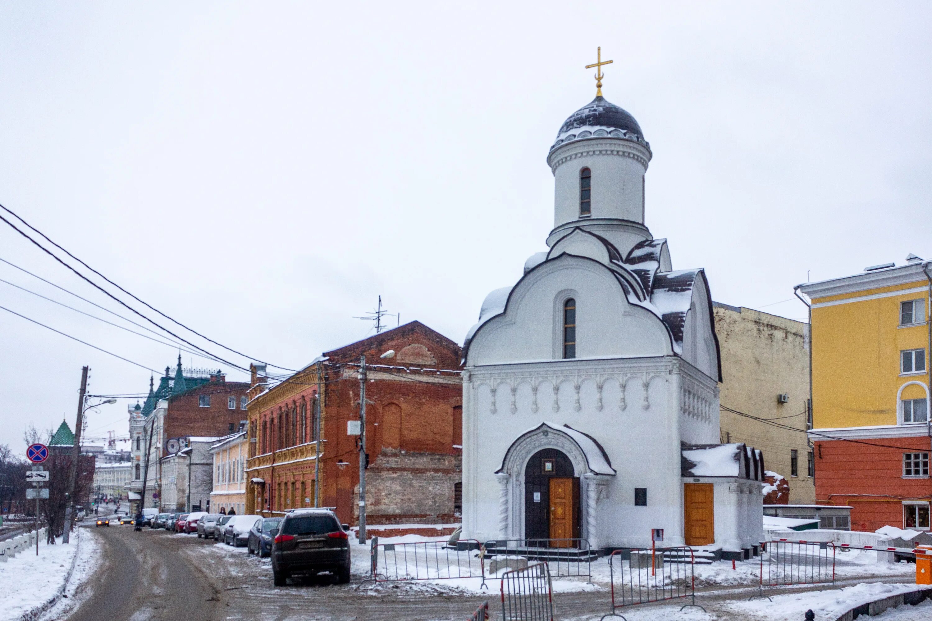 Никольское кладбище Фурманов. Никольский кладбищенский храм город Красноярск. Здание Никольской часовни и могильник Никольский Ханты-Мансийск. Храм на обухансклй обороне у финлянскоготмомтм. Никольское екатеринбург