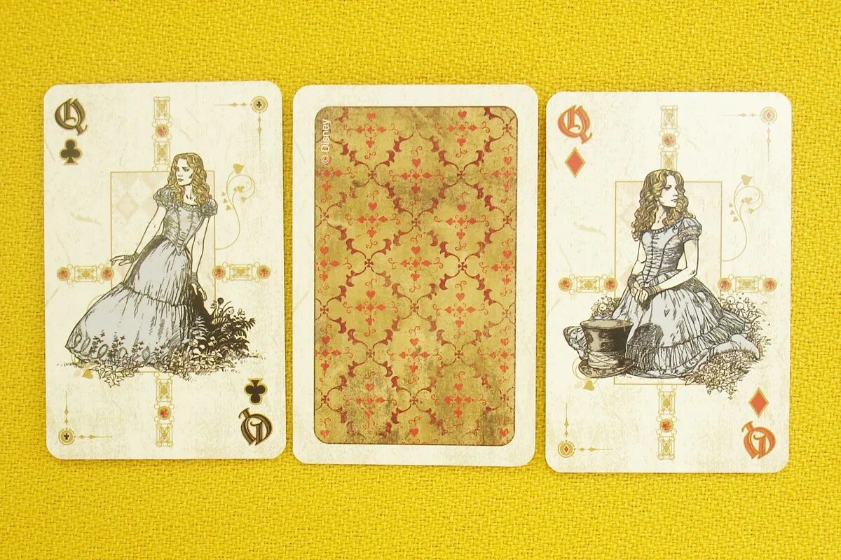 Alice in Wonderland playing Cards. Карты Алиса. Игральные карты с волшебными грибами Алиса в стране чудес. Алиса карты анметчд.