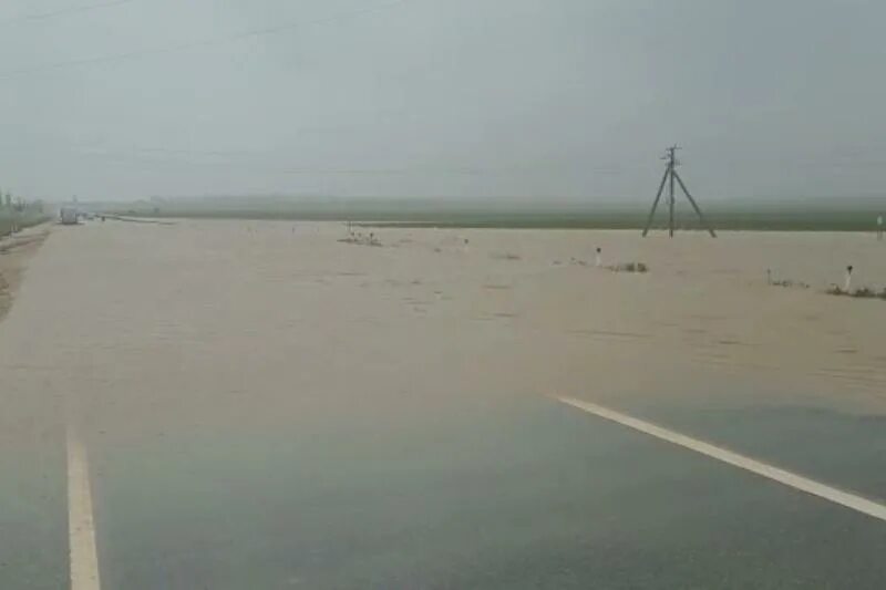 Сенной вода. Сенной вода. Чистое море. Курья томск. Пляж поселок сенной краснодарский край.