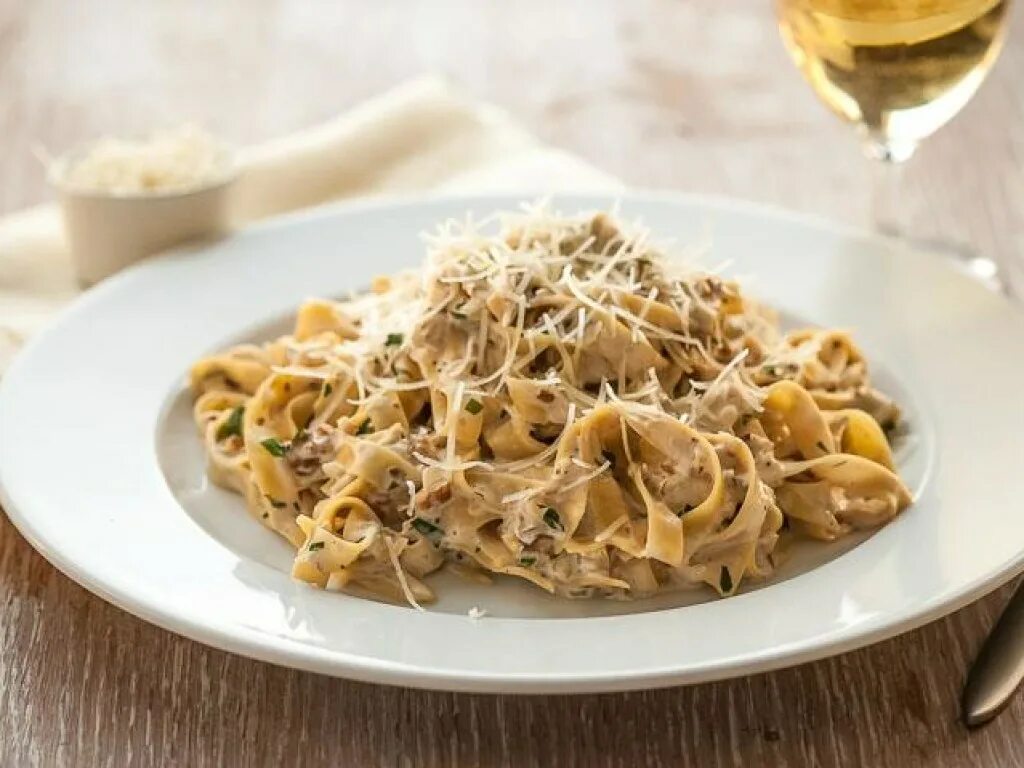 Макароны фарш сливки сыр