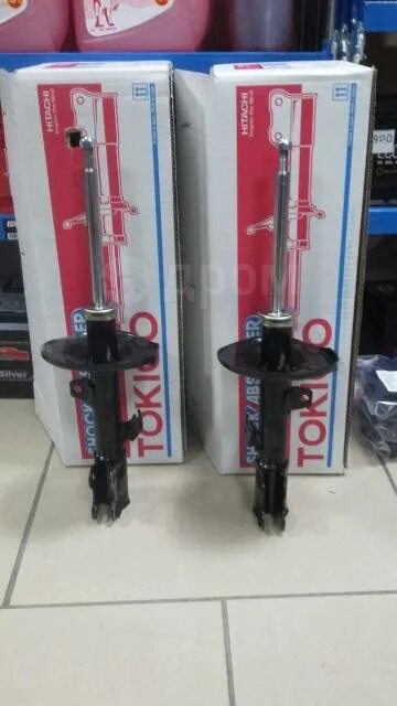Токико b2198 амортизатор. Амортизатор tokico 48520-oe390. Тойота корона 1. Передние стойки токико. Передние стойки токико.