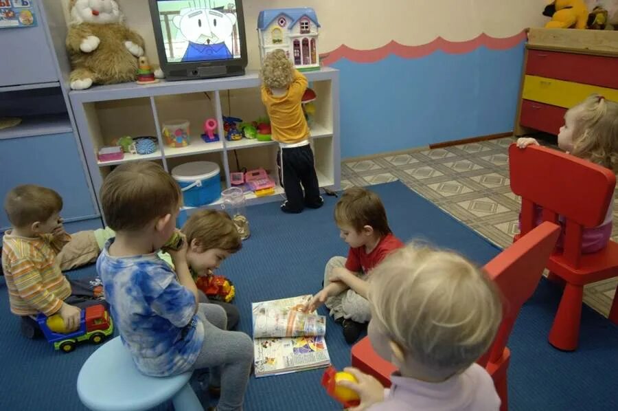 Нехватка воспитателей. Нехватка воспитателей. Стресс воспитателя. Портрет воспитателя детского сада. Воспитатель устал.