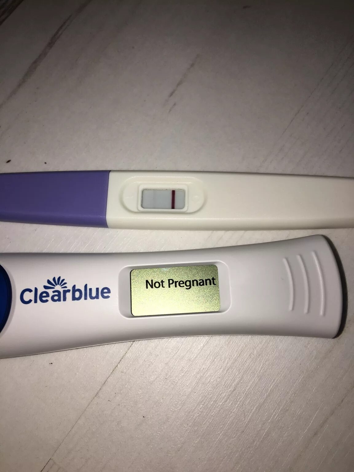 Цифровой тест на беременность клеар блю. Тест Clearblue цифровой положительный. Clearblue цифровой отрицательный тест. Цифровой тест Клеа Блю. Положительный тест Clearblue струйный.