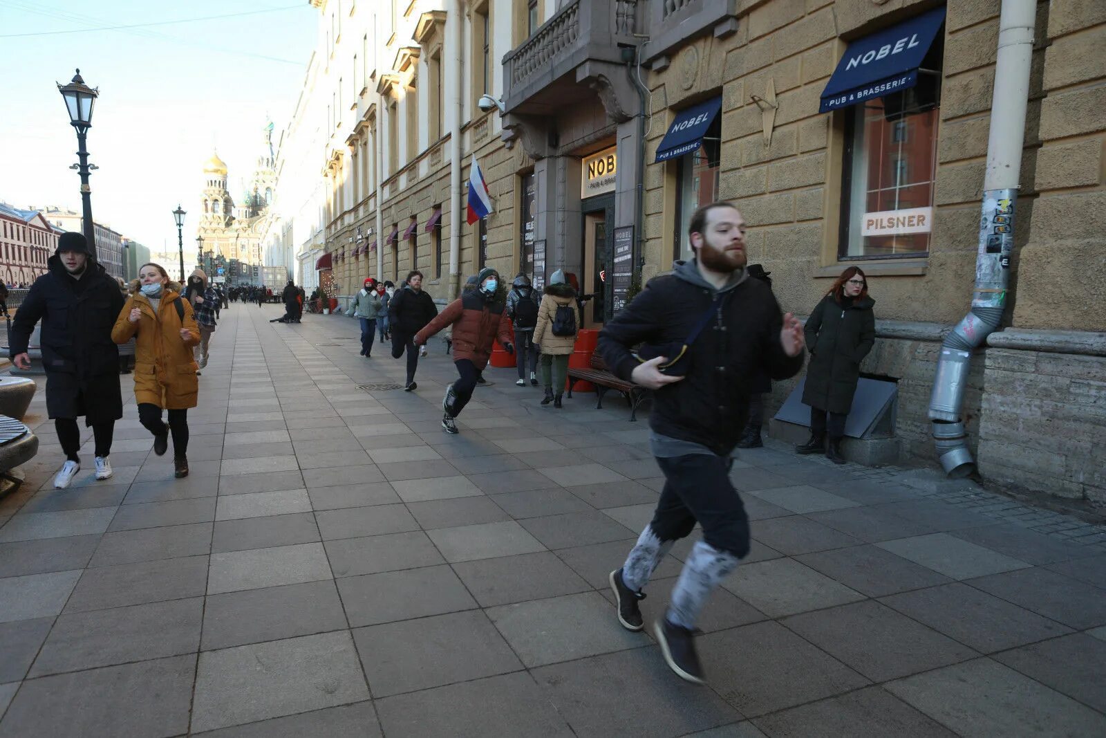 Сколько людей в спб 2024. Санкт-Петербург люди. Жители Санкт-Петербурга. Новости СПБ. Протесты в Петербурге.