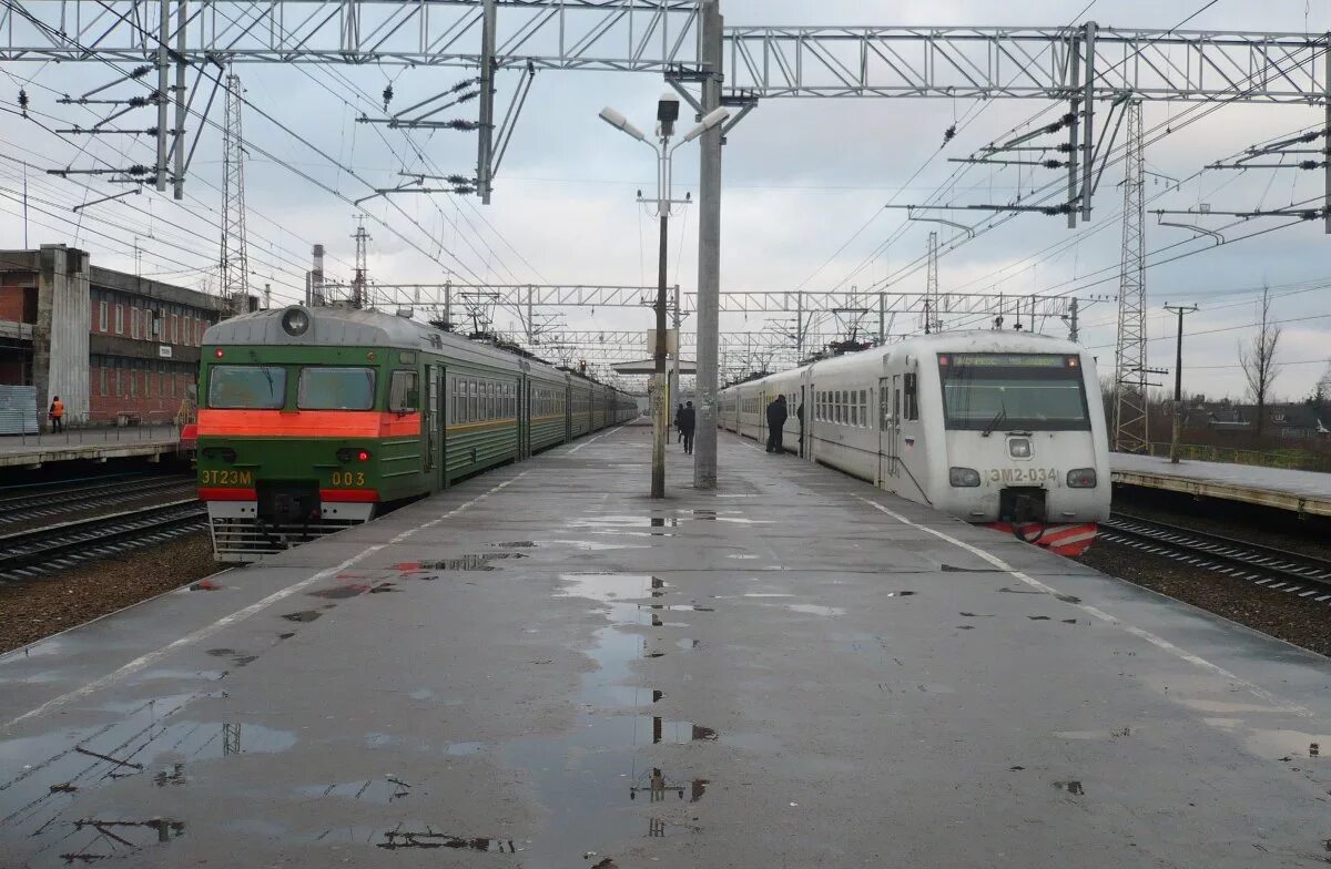 Электричка тосно любань сегодня с изменениями. Расписание электричек московский вокзал. Билет на электричку эт2м. Расписание электричек московский вокзал колпино. Электричка ленобласть.