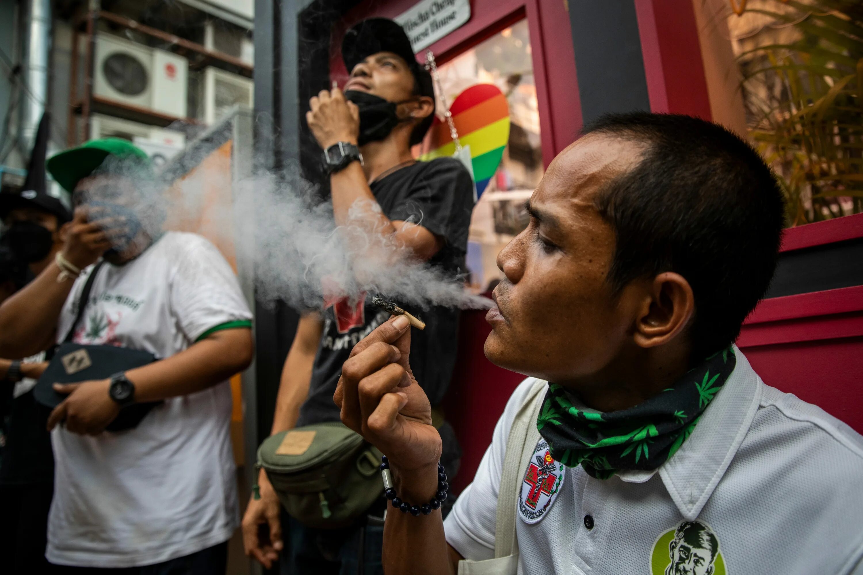 Что пил техник в тайланде. Легализация марихуаны в Тайланде. Cannabis в Тайланде. Тайский гашиш.