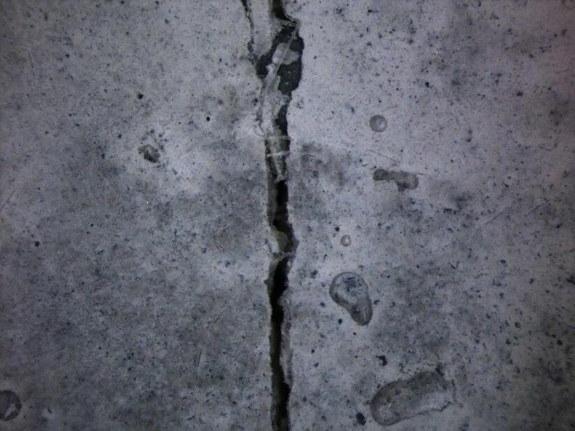 Самовосстанавливающийся бетон. Трещины в бетоне. Эттрингит в бетоне. Бацилла в бетоне.