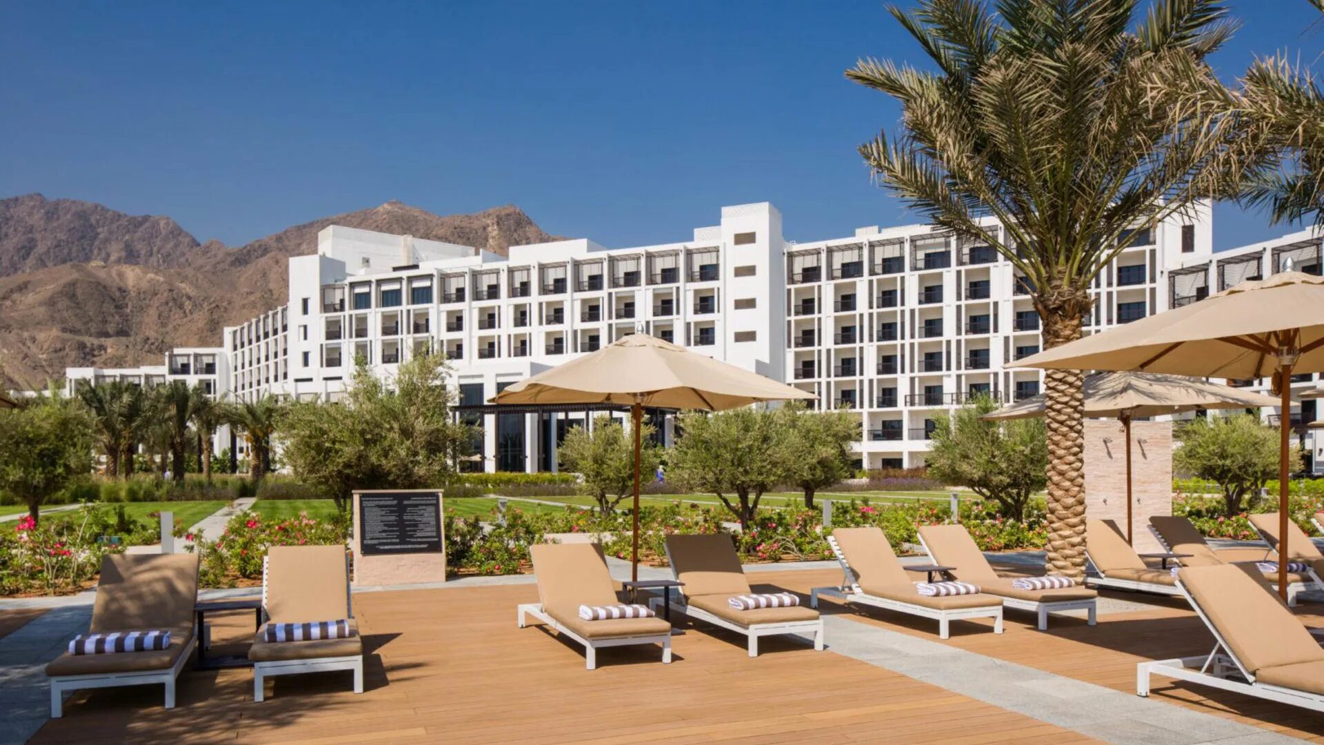 INTERCONTINENTAL Hotel Фуджейра. Отель INTERCONTINENTAL Fujairah Resort 5*. Фуджейра ОАЭ Интерконтиненталь. Фуджейра Интерконтиненталь 5.