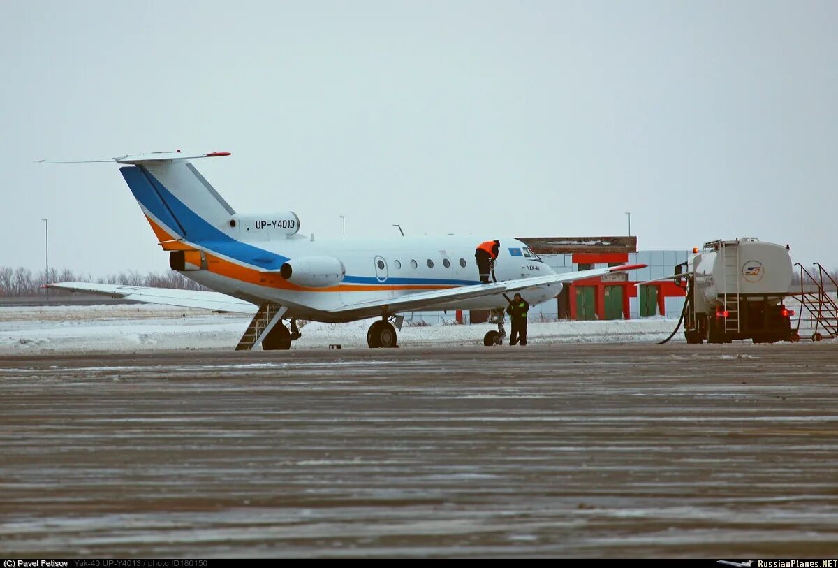 Эйр г. Як-40 сло Россия. Як-40 Air Koryo. Як 40 таджик Эйр. Зимний запуск як-40.