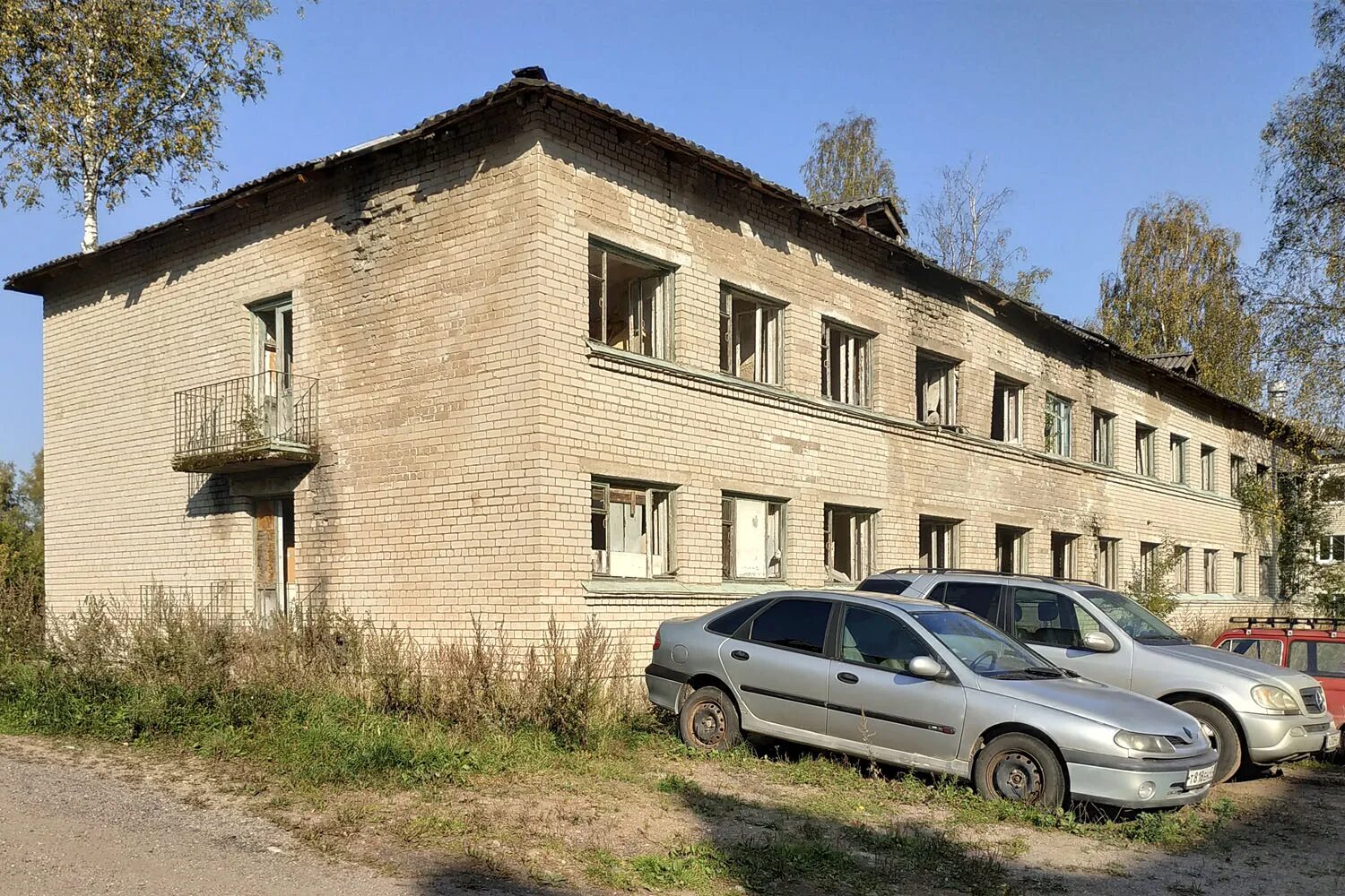 Пос первомайский выборгский район. Городок Первомайское-1. Троицк офицерское общежитие 3.