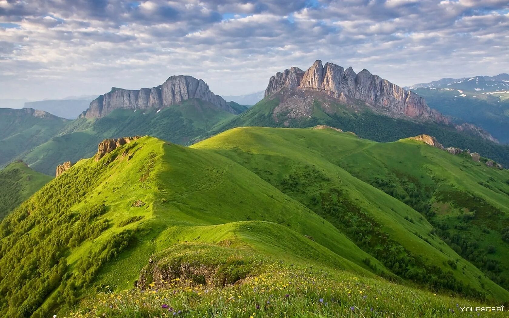 Долгие горы оренбургская. Музей скалистых гор монтана. Склоны бел мова. Солоновка смоленский район. Оаху гавайи горы.