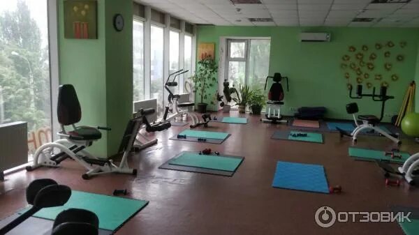 Биоритм донецк спортклуб. Спортмакс на артема тренажерный зал. Энергия тренажерный зал. Спортмакс донской. Спортзал графит донецк.