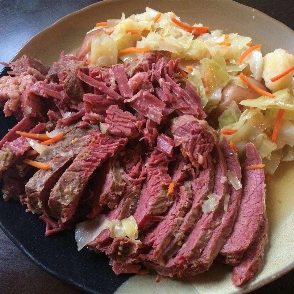 Тушеная краснокочанная капуста. Тушеная красная капуста. Красная капуста говядина. Жареная красная капуста. Блюда из краснокочанной капусты горячие.