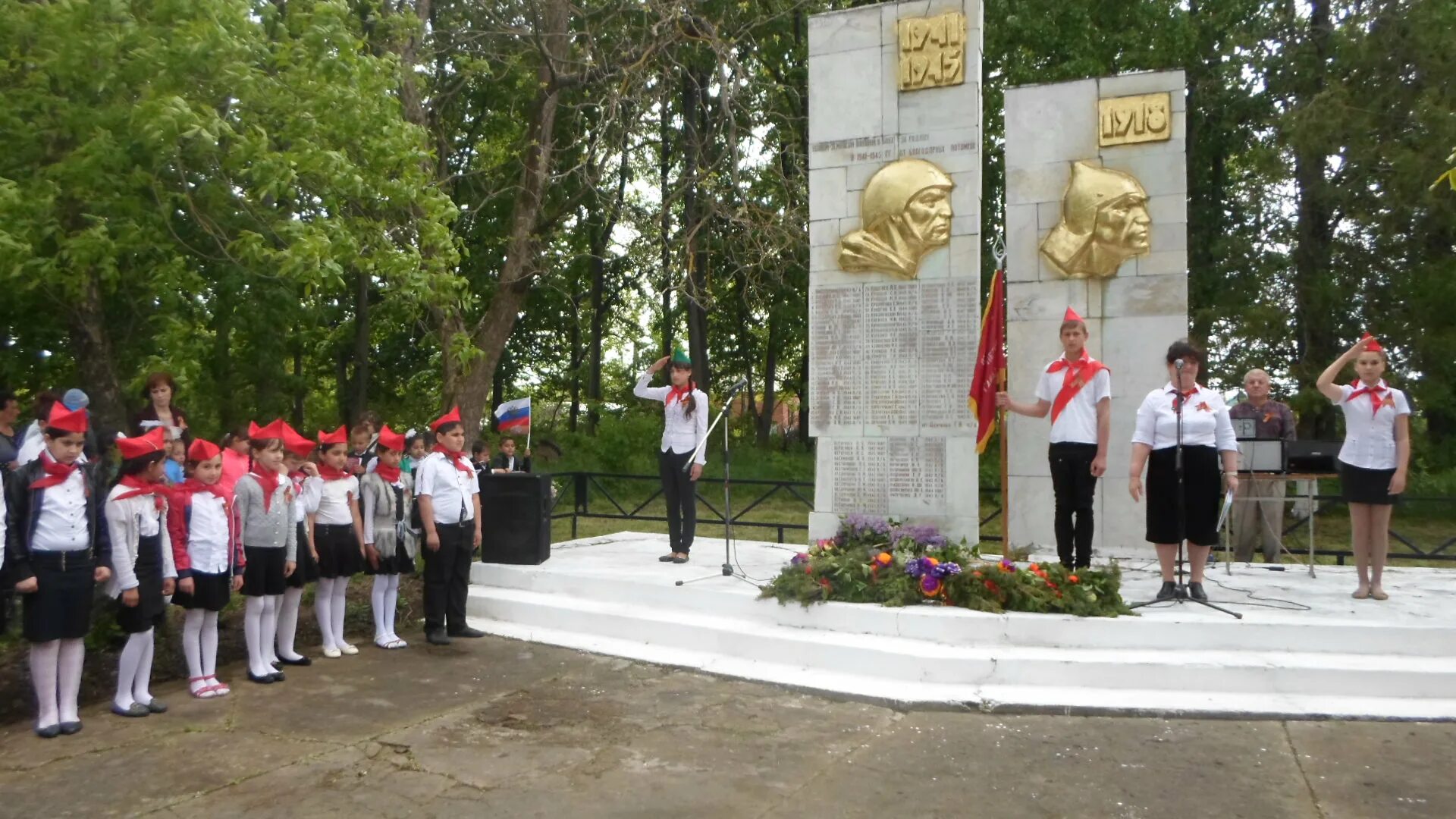 Погода село белое республика адыгея красногвардейском районе. С. Красногвардейское республика адыгея ретро. Красногвардейское республика адыгея ретро. Красногвардейское адыгея храм.