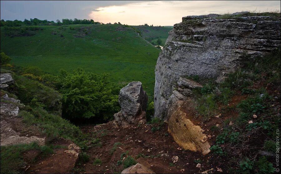 Украшение в расщелинах воргольских скал. Украшение в расщелинах воргольских скал. Поселок ключ жизни воргольские скалы. Воргольские скалы тула. Украшение в расщелинах воргольских скал.